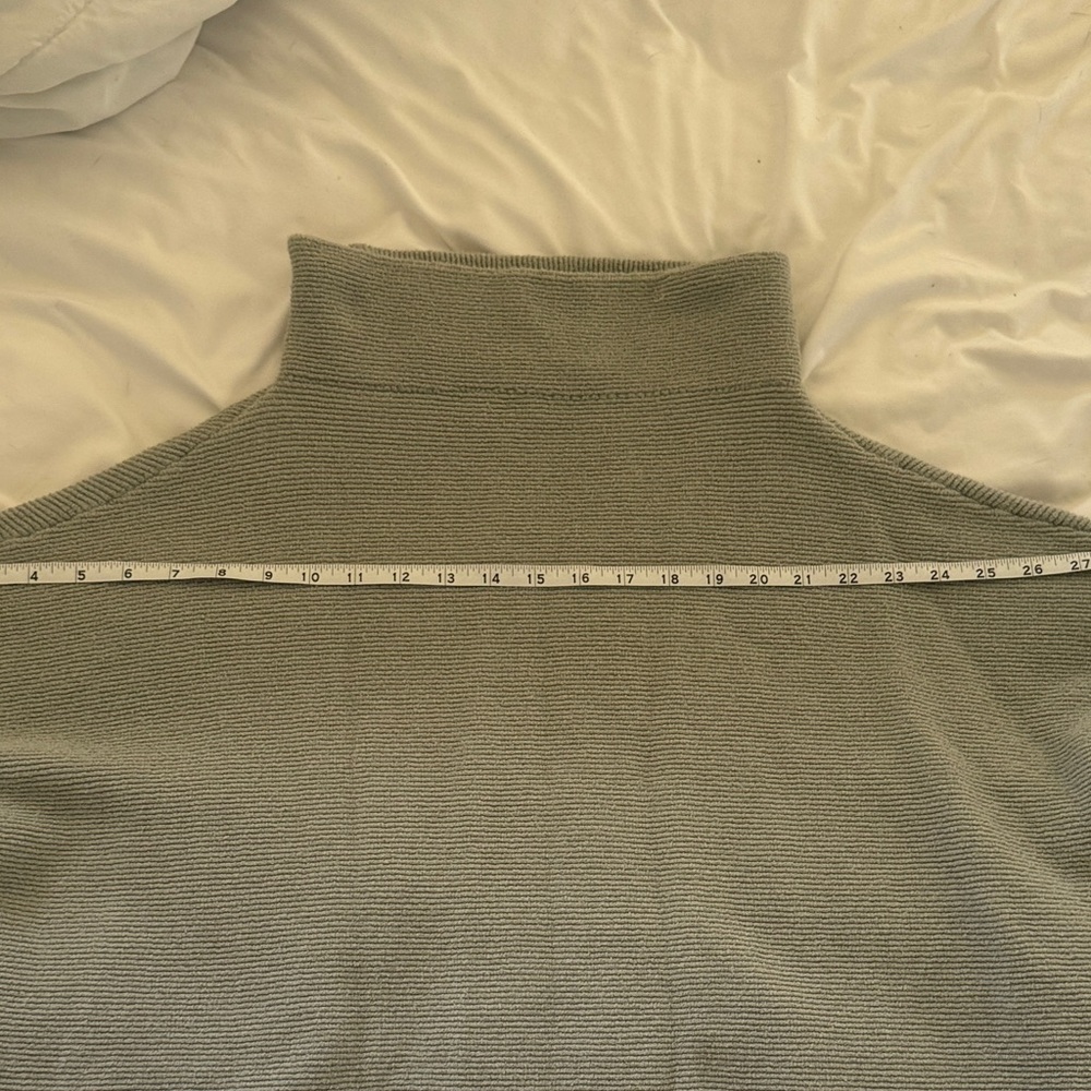 Free People Light Gray Turtleneck Sweater Women’s Size Large Cozy Knit - Picture 6 of 8